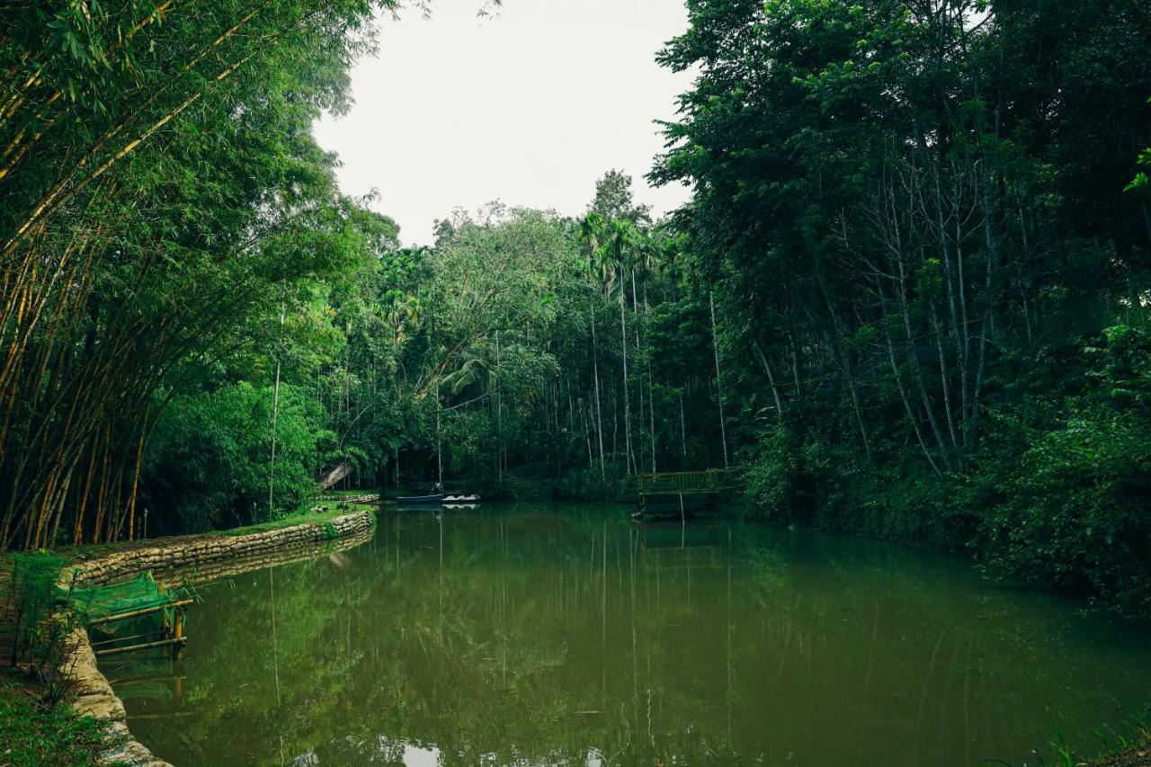 Bamboo Creek Resort Vaduvanchal Exterior photo